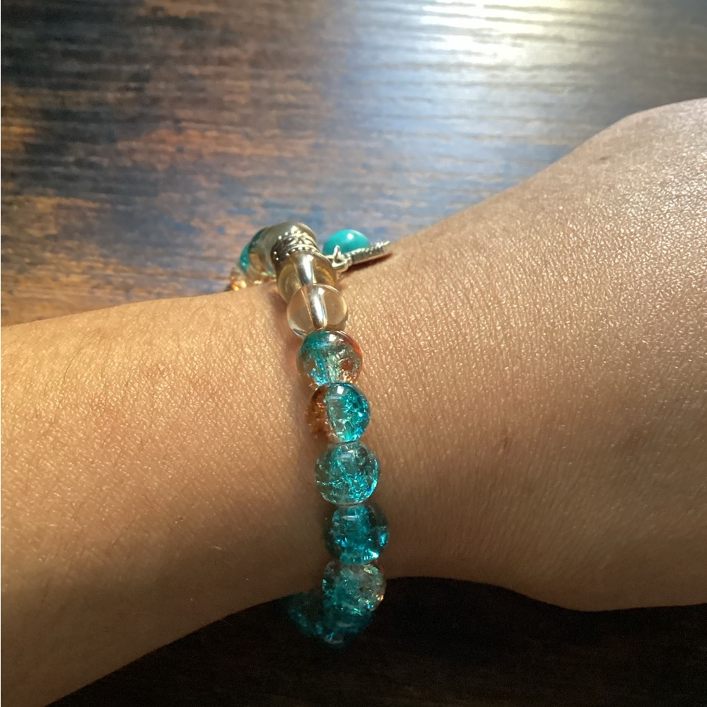 Elegant and sophisticated beaded bracelet